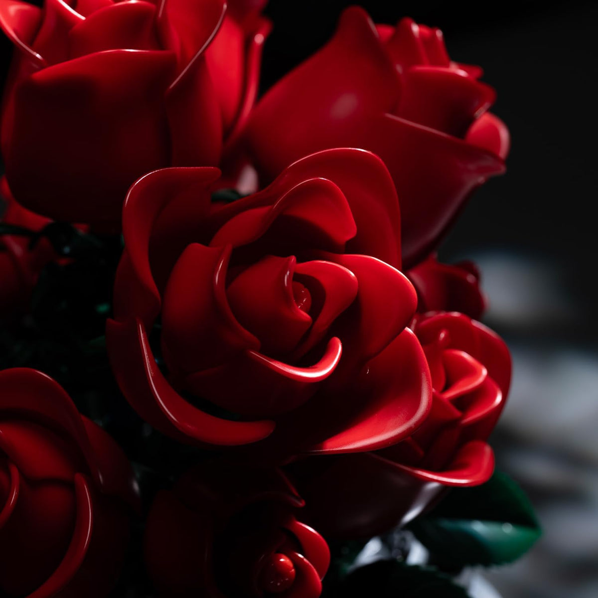 UNCLE BRICK Flowers Botanical Building Set,Artificial Rose with Dust Cover